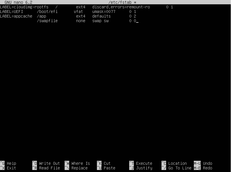 Screenshot terminal edit file fstab untuk swapfile di Linux